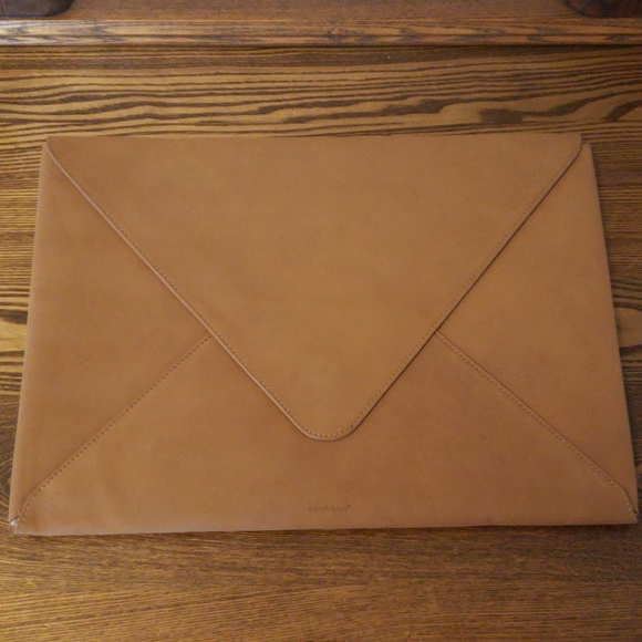 Leather Envelope Laptop Case Russell+Hazel - Camel - Picture 2 of 5